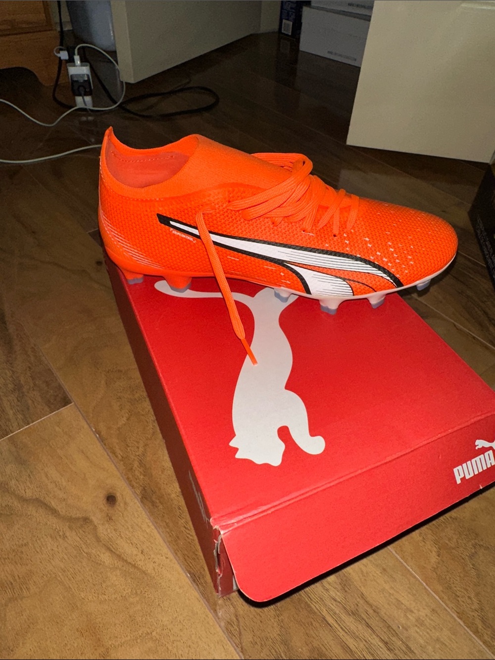 Women’s 8.5 Soccer Cleats - Lightweight Traction Shoes